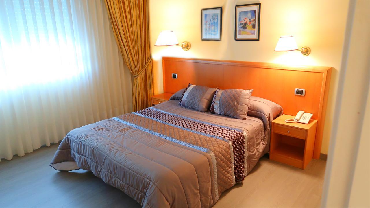 Hotel O Camino إل باركو دي فالديوراس المظهر الخارجي الصورة