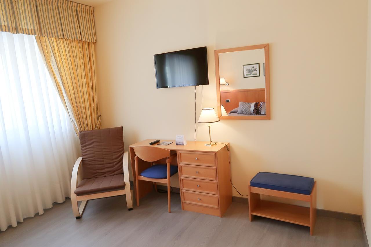 Hotel O Camino إل باركو دي فالديوراس المظهر الخارجي الصورة