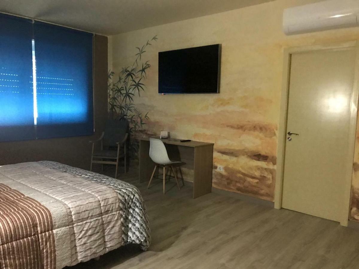 Hotel O Camino إل باركو دي فالديوراس المظهر الخارجي الصورة